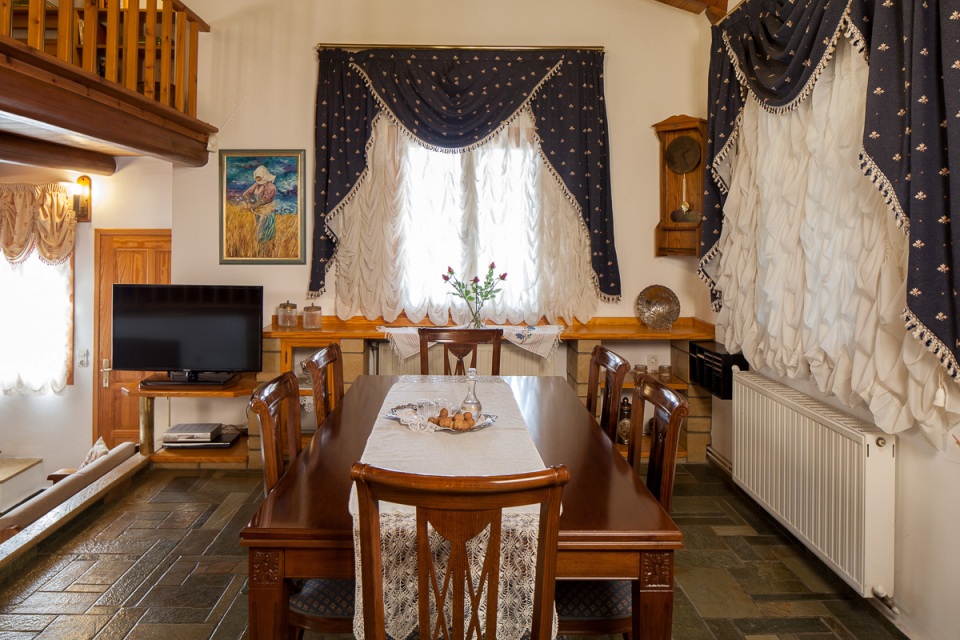 Interior 4